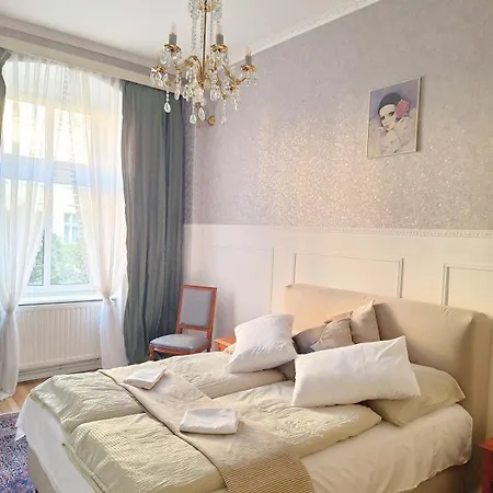 Prime Location Luxury Flat *