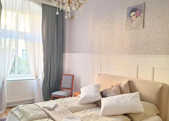 Prime Location Luxury Flat *