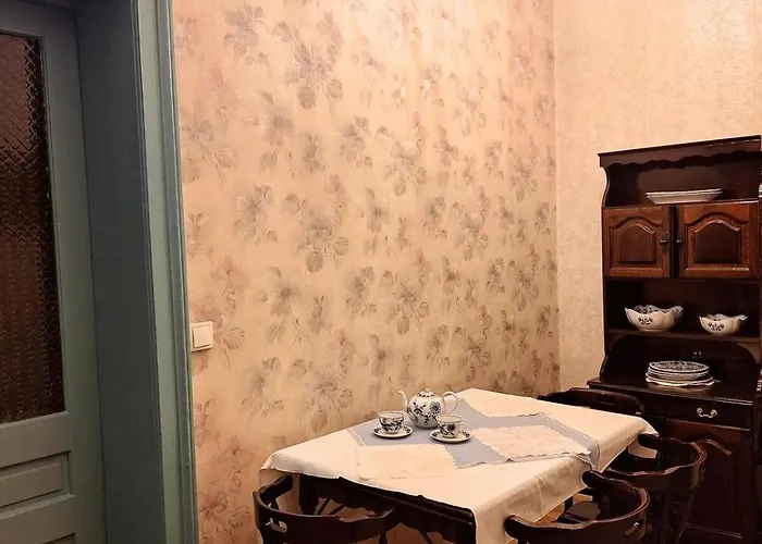 Prime Location Luxury Flat *