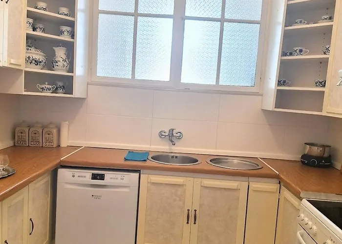 Prime Location Luxury Flat *